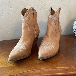 Indigo Rd Alydia Contrasting Stitch Western Boots